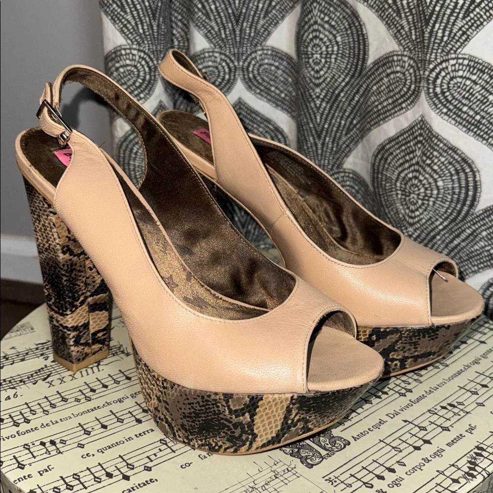 Betsey Johnson Mystifyy Nude Leather Peep Toe Snake Print Platform Slingbacks